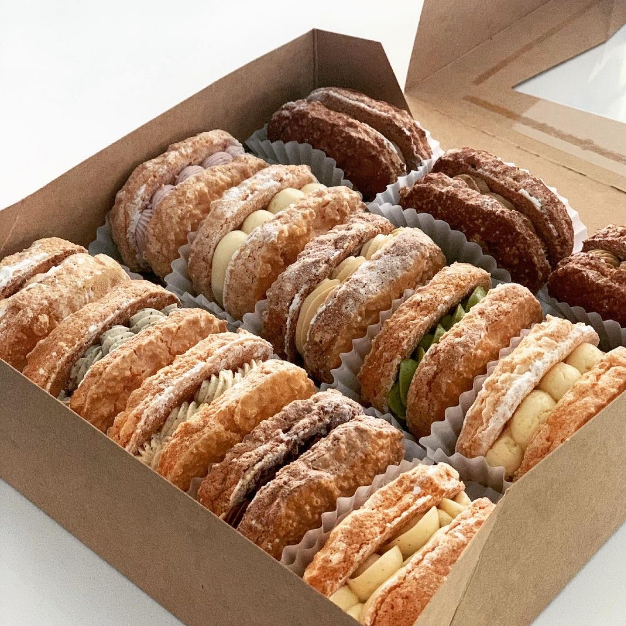 Build Your Own Dacaron Box (12-Pieces)